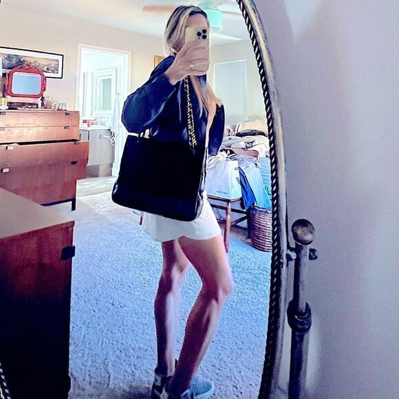 Chanel tote - Picture 17 of 17